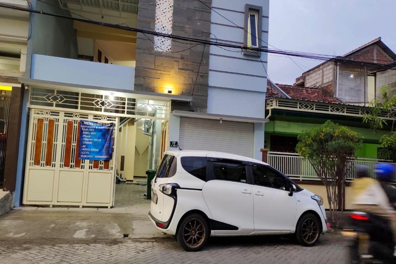 Oyo 91209 Arjuna Residence Syariah Sby Surabaya Exterior foto